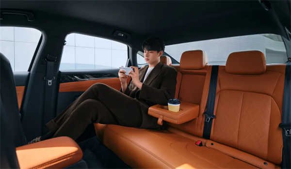 限時先享置換一口價！「10萬級600續航中級轎車」五菱星光2025款正式上市！